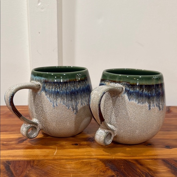 Meritage Lexington Stoneware Two Tone Mugs x 2 - Picture 1 of 5